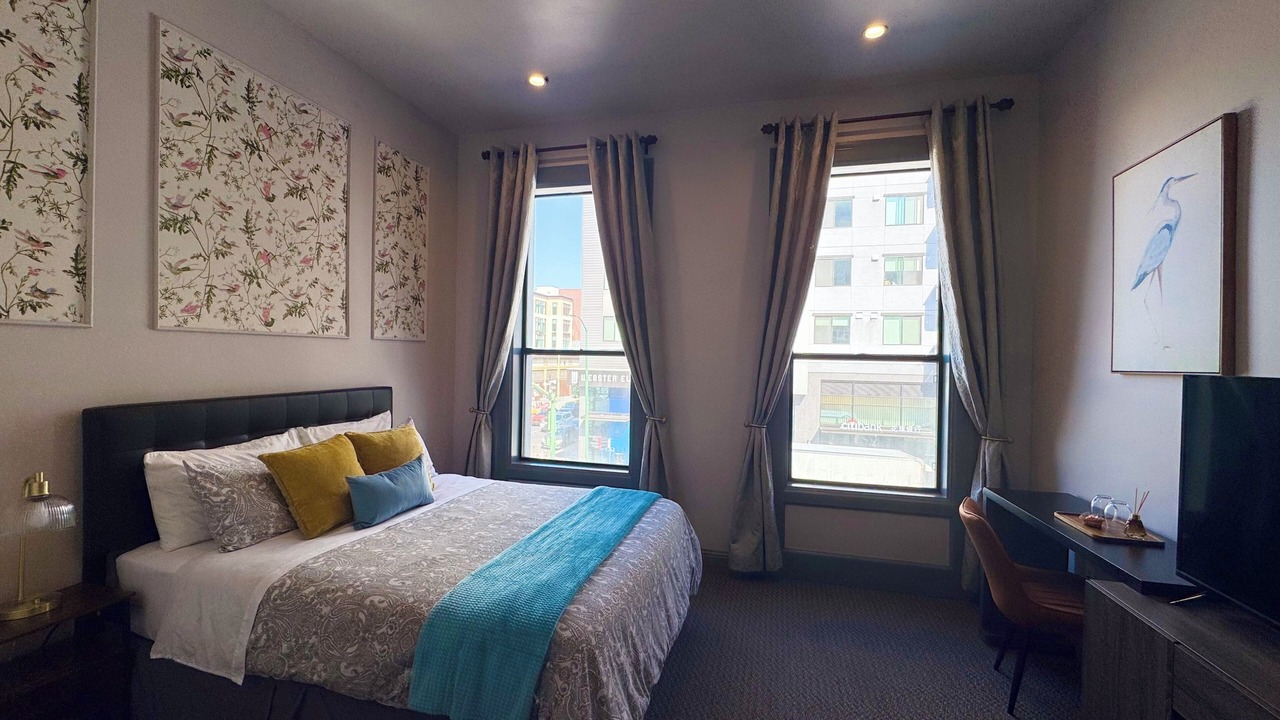 Photo of Bedroom in Downtown Oakland