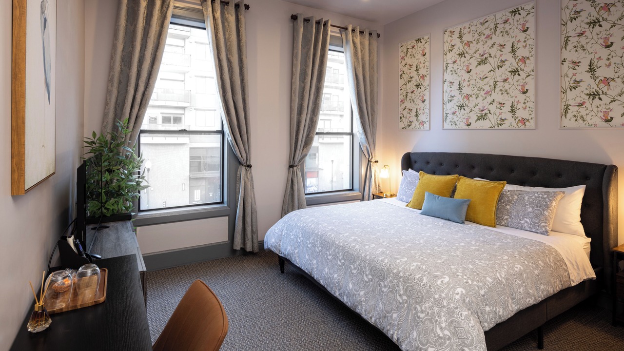 Photo of Bedroom in Downtown Oakland