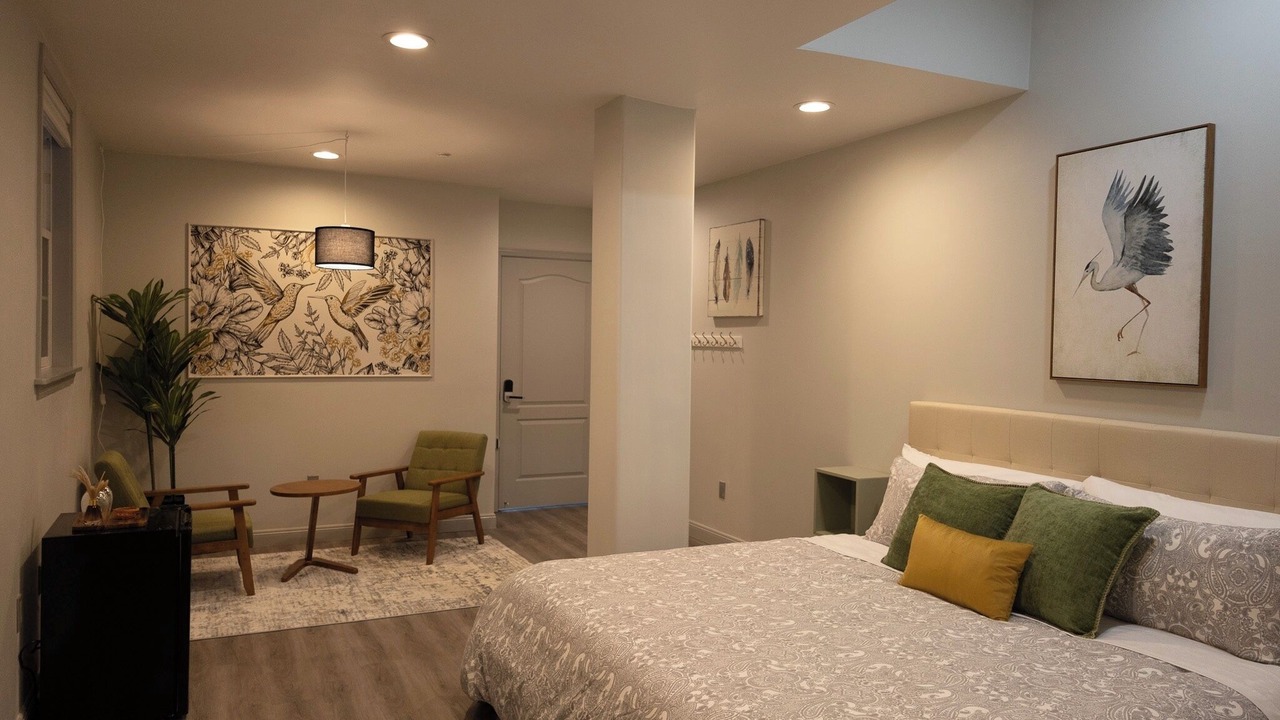 Photo of Bedroom in Downtown Oakland