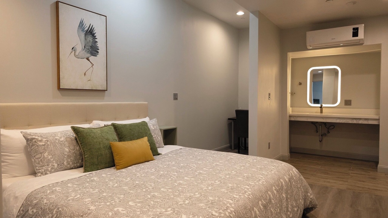 Photo of Bedroom in Downtown Oakland