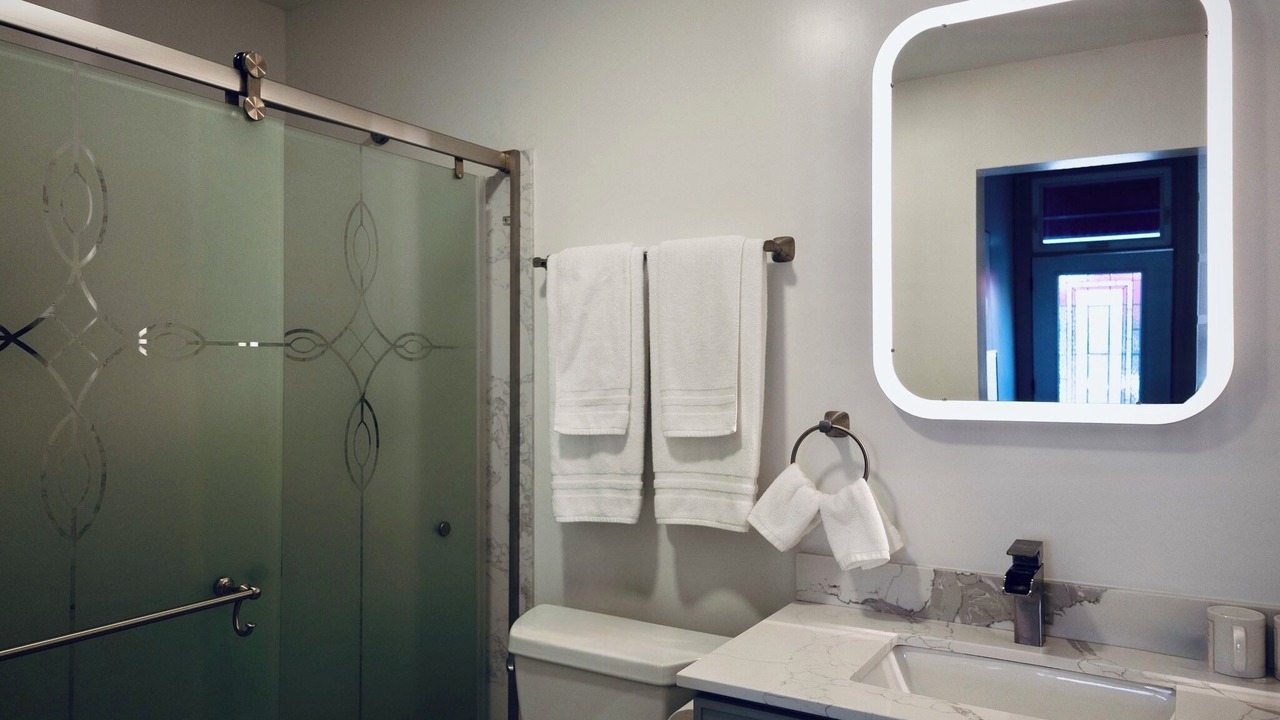 Photo of Bathroom in Downtown Oakland