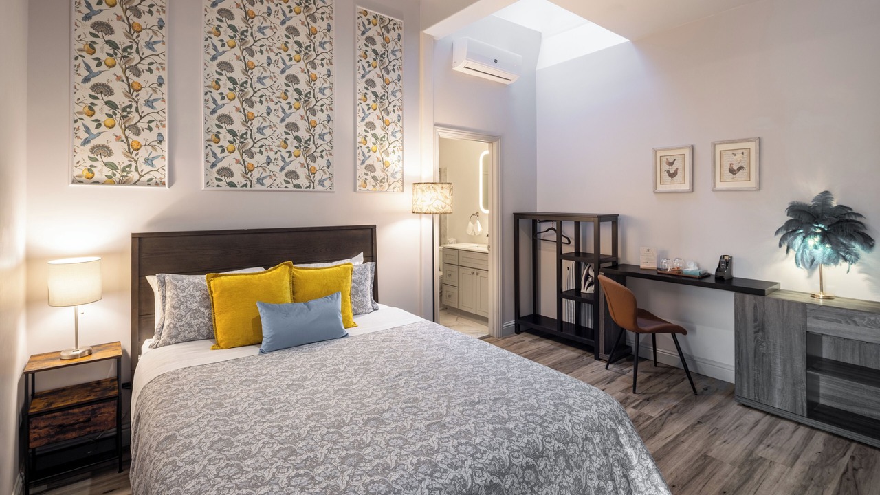 Photo of Bedroom in Downtown Oakland