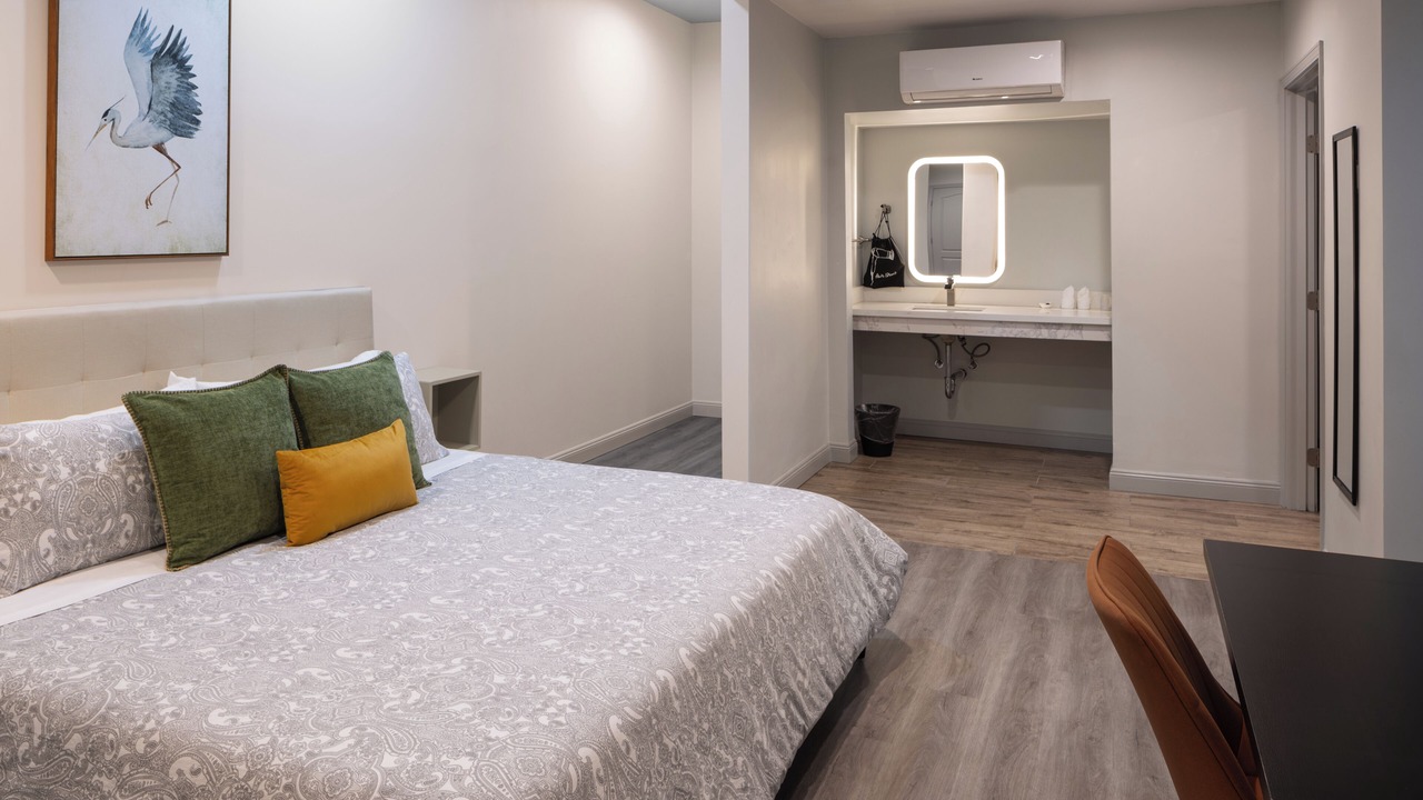 Photo of Bedroom in Downtown Oakland
