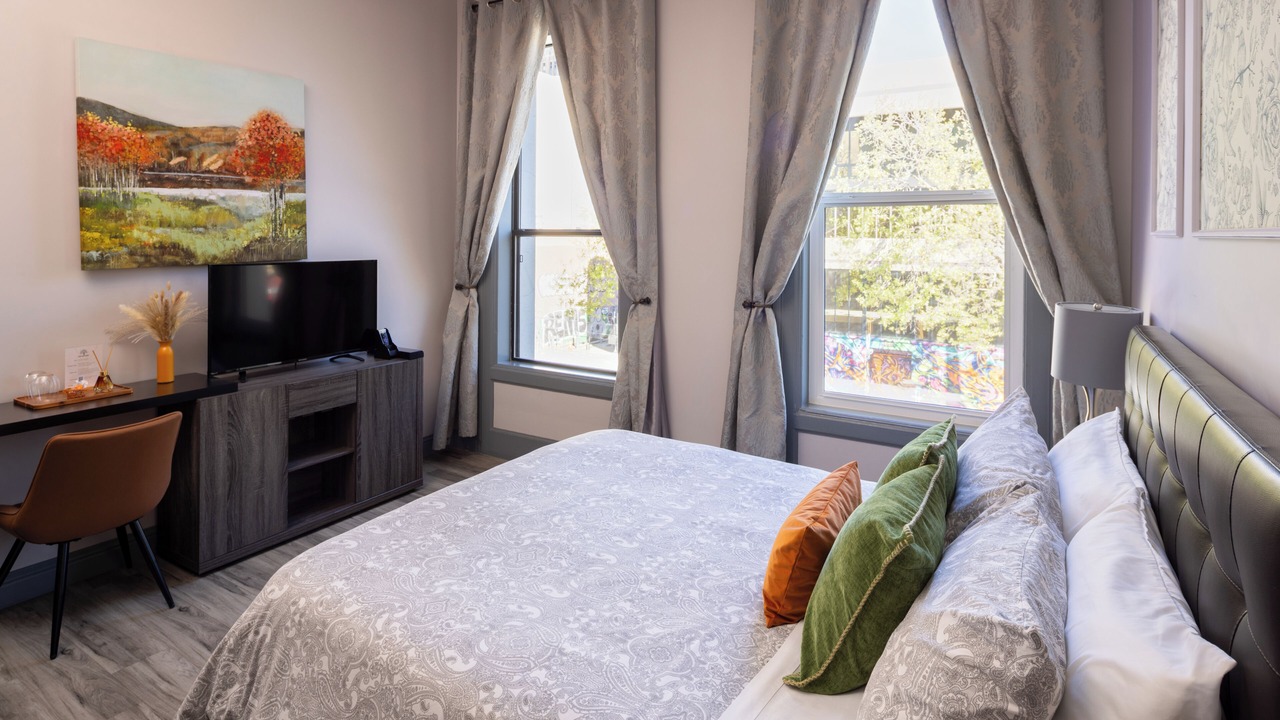 Photo of Bedroom in Downtown Oakland