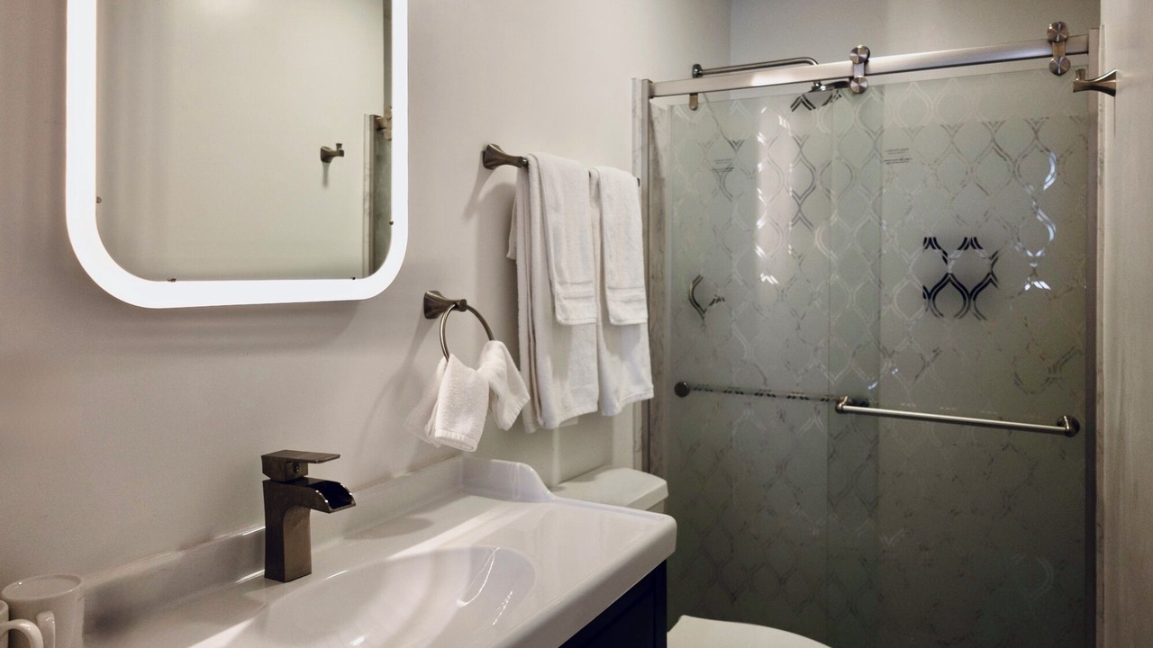 Photo of Bathroom in Downtown Oakland