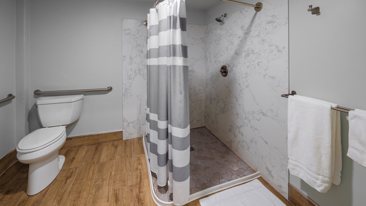 Photo of Bathroom in Downtown Oakland