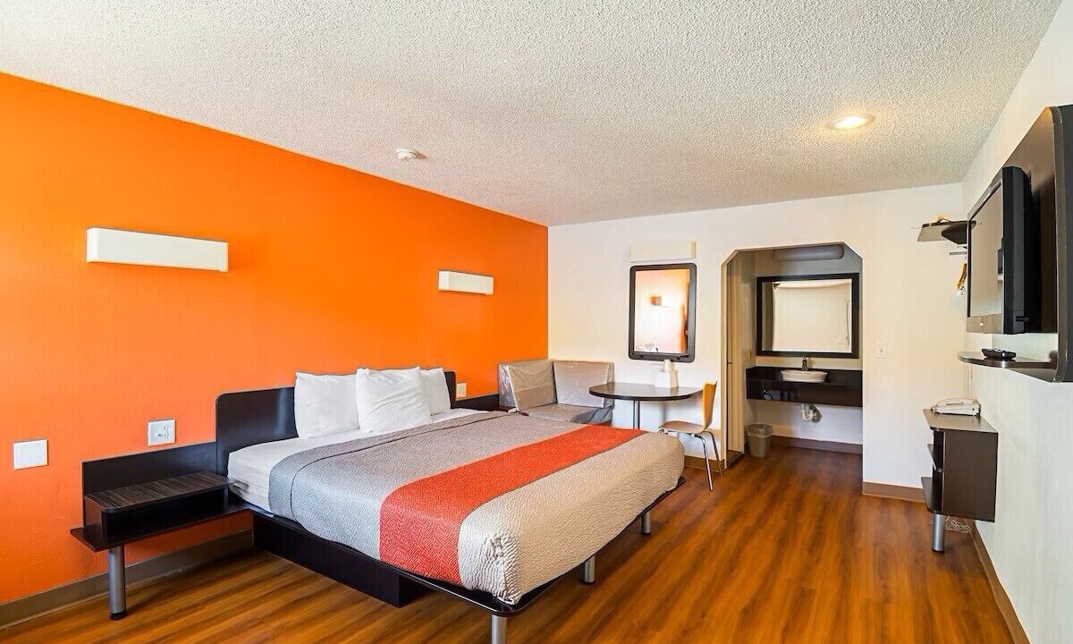 Photo of Bedroom in Blue Springs