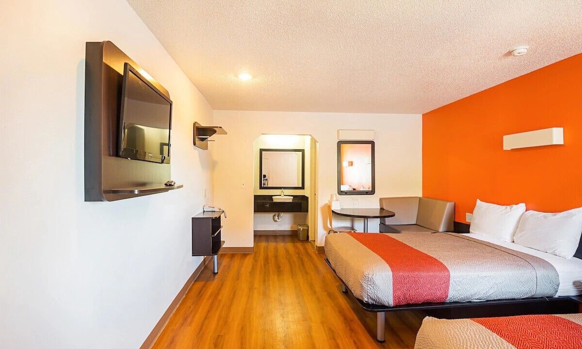 Photo of Bedroom in Blue Springs