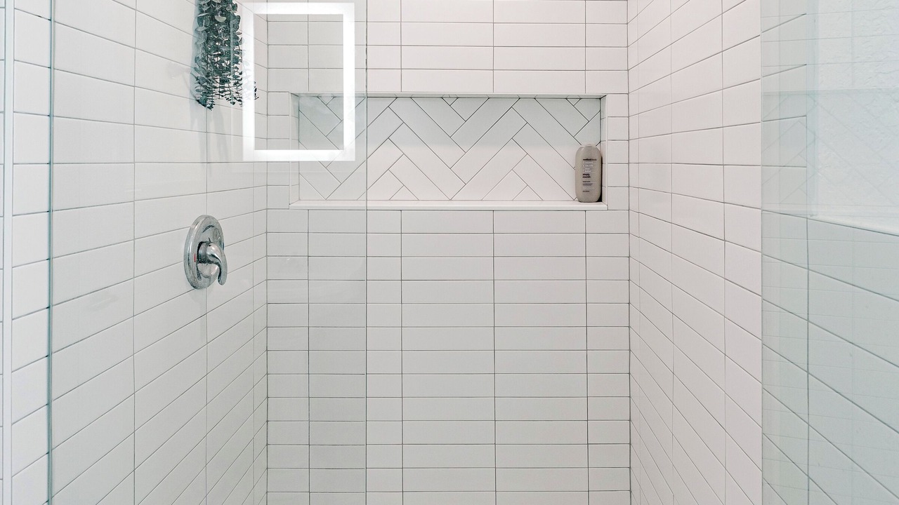 Photo of Bathroom in Poiciana Park II