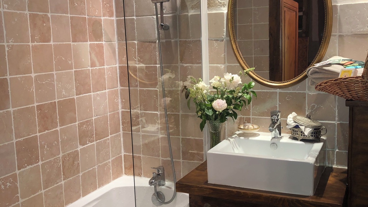 Photo of Bathroom in Montanges