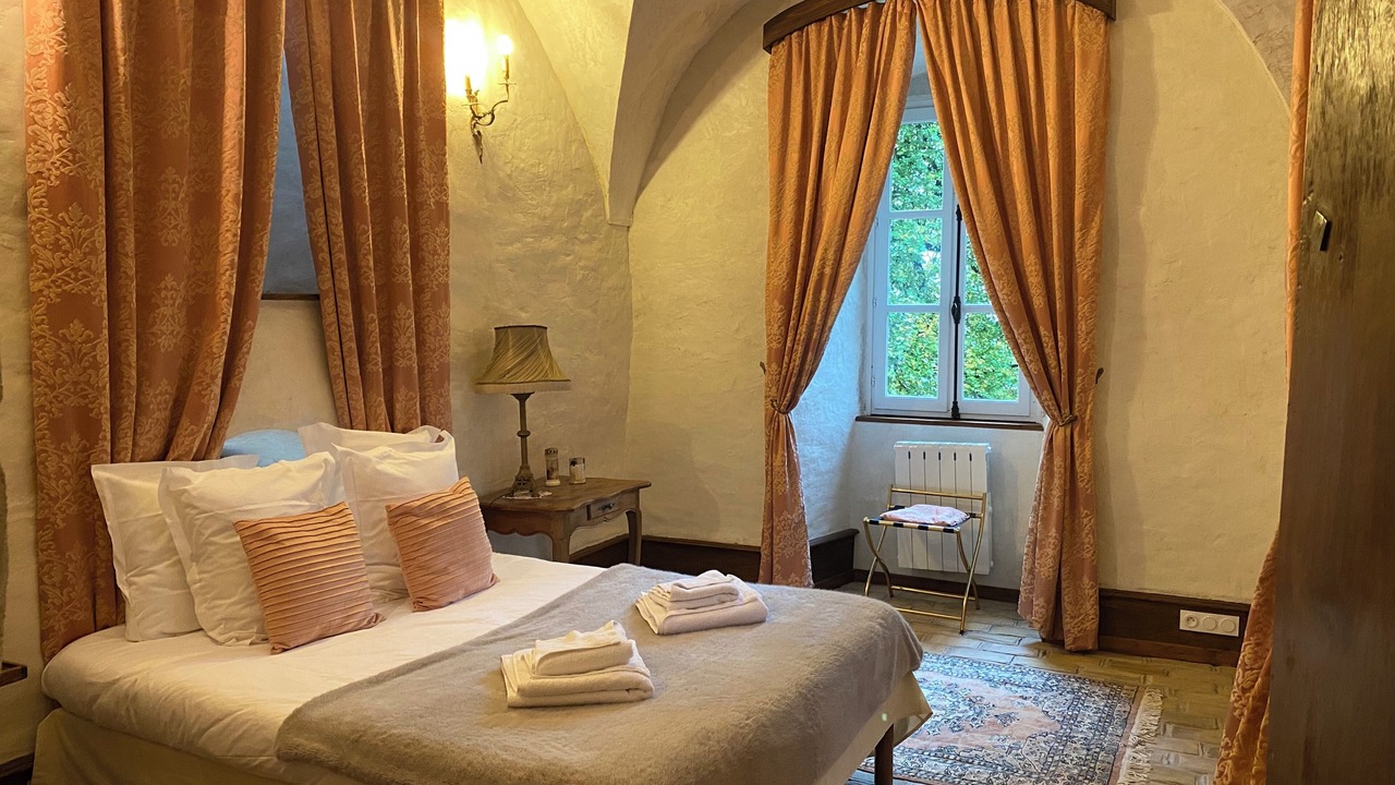 Photo of Bedroom in Montanges