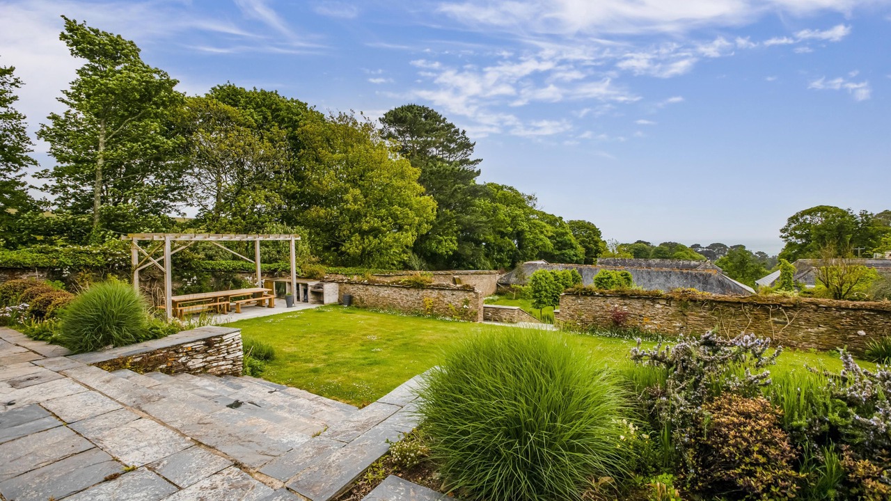 Photo of Others in Dartmouth