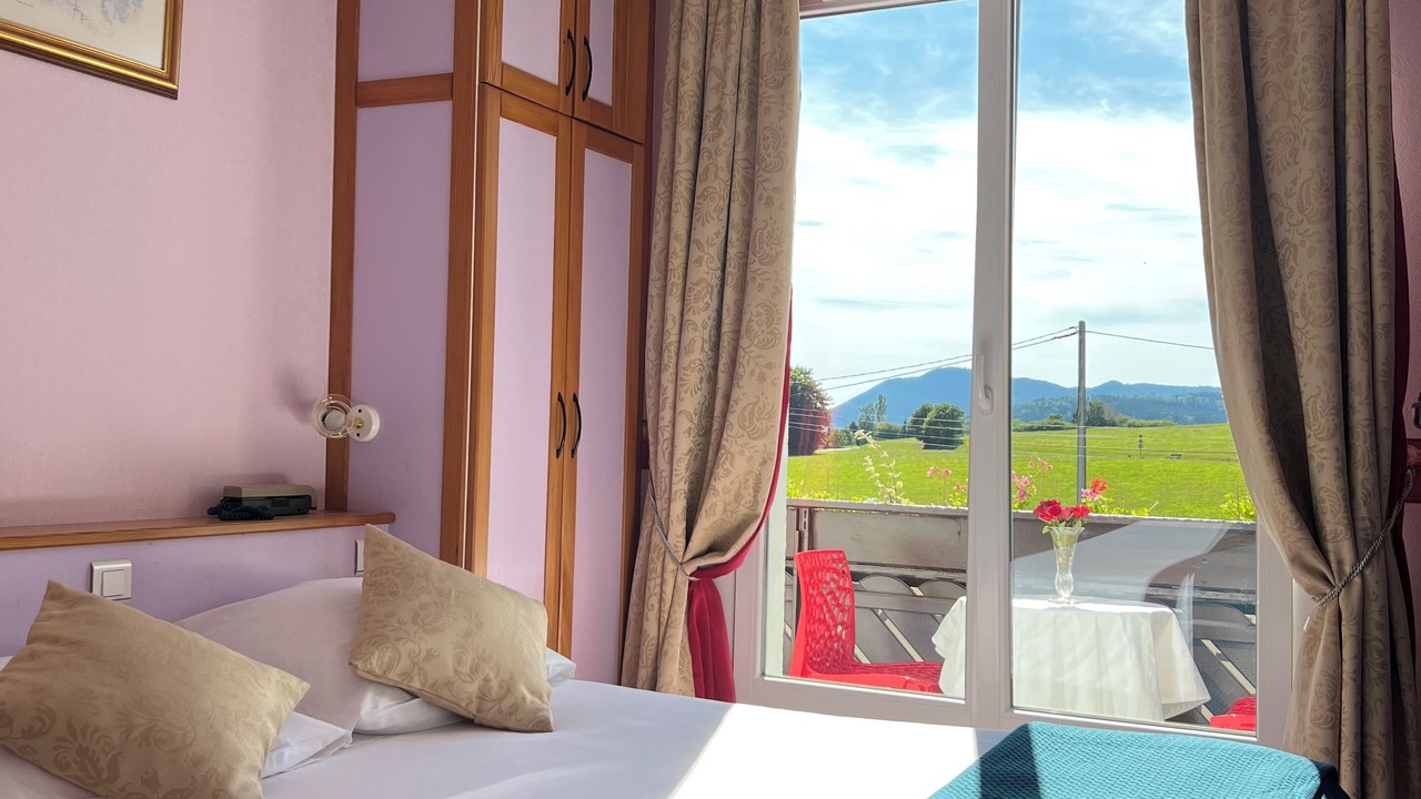 Photo of Bedroom in Saales