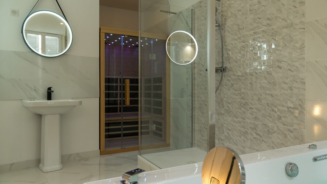 Photo of Bathroom in Arry