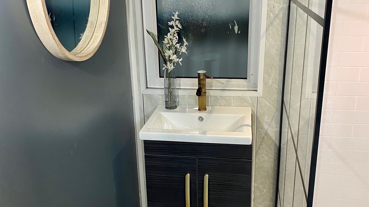 Photo of Bathroom in Longdon