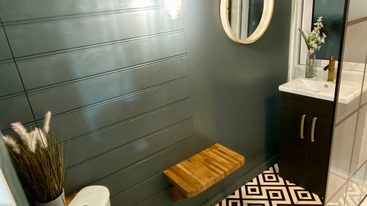 Photo of Bathroom in Longdon