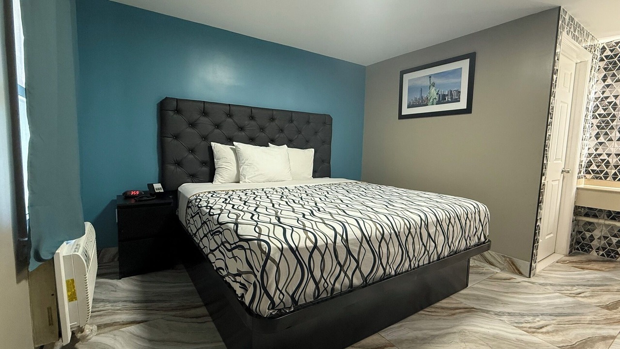 Photo of Bedroom in Edison