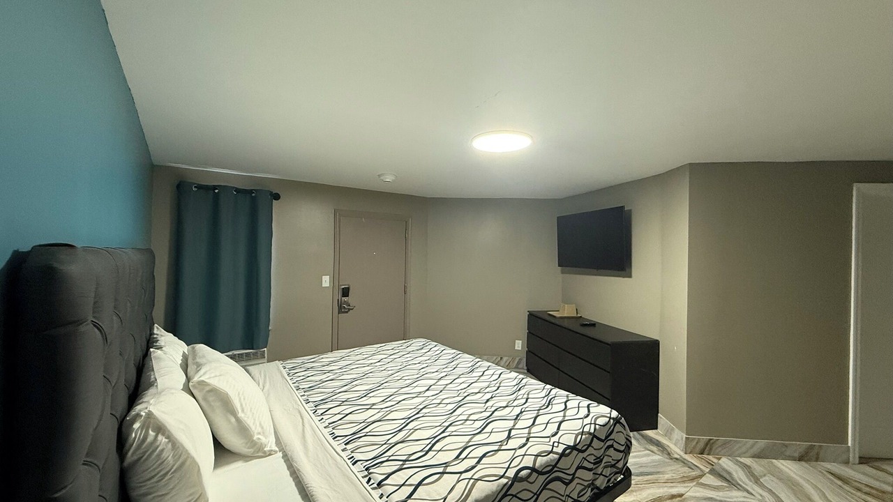 Photo of Bedroom in Edison