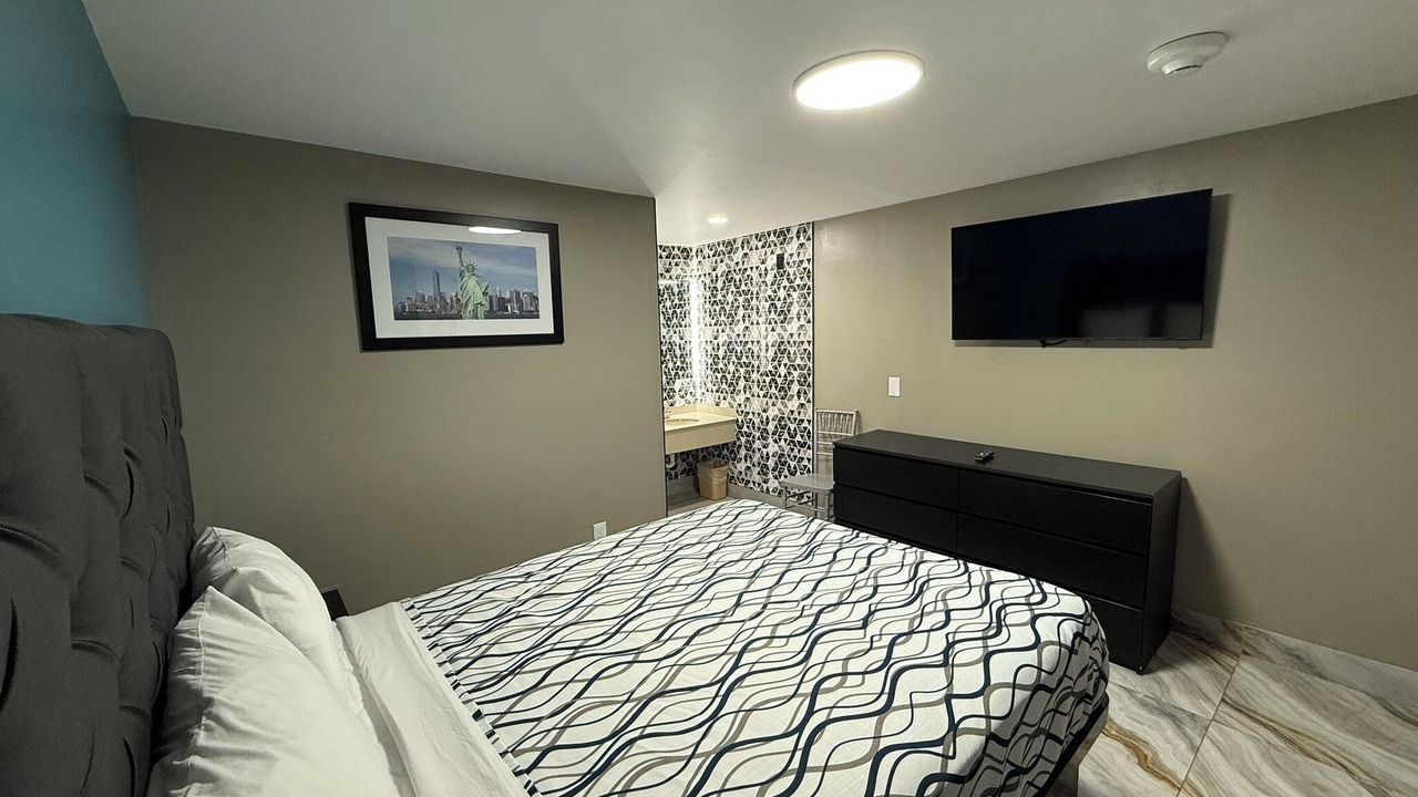 Photo of Others in Edison