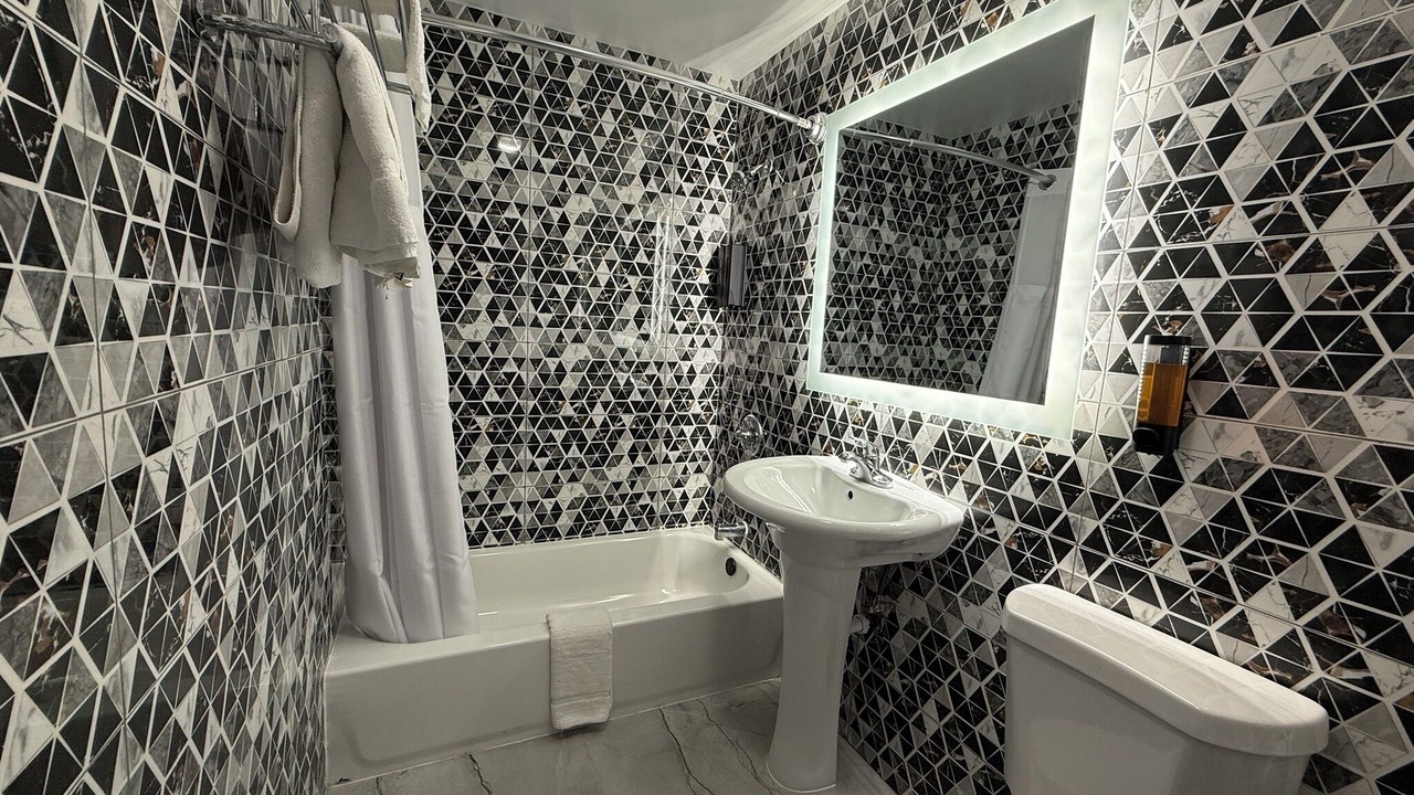 Photo of Others in Edison