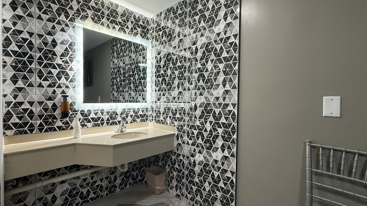 Photo of Others in Edison