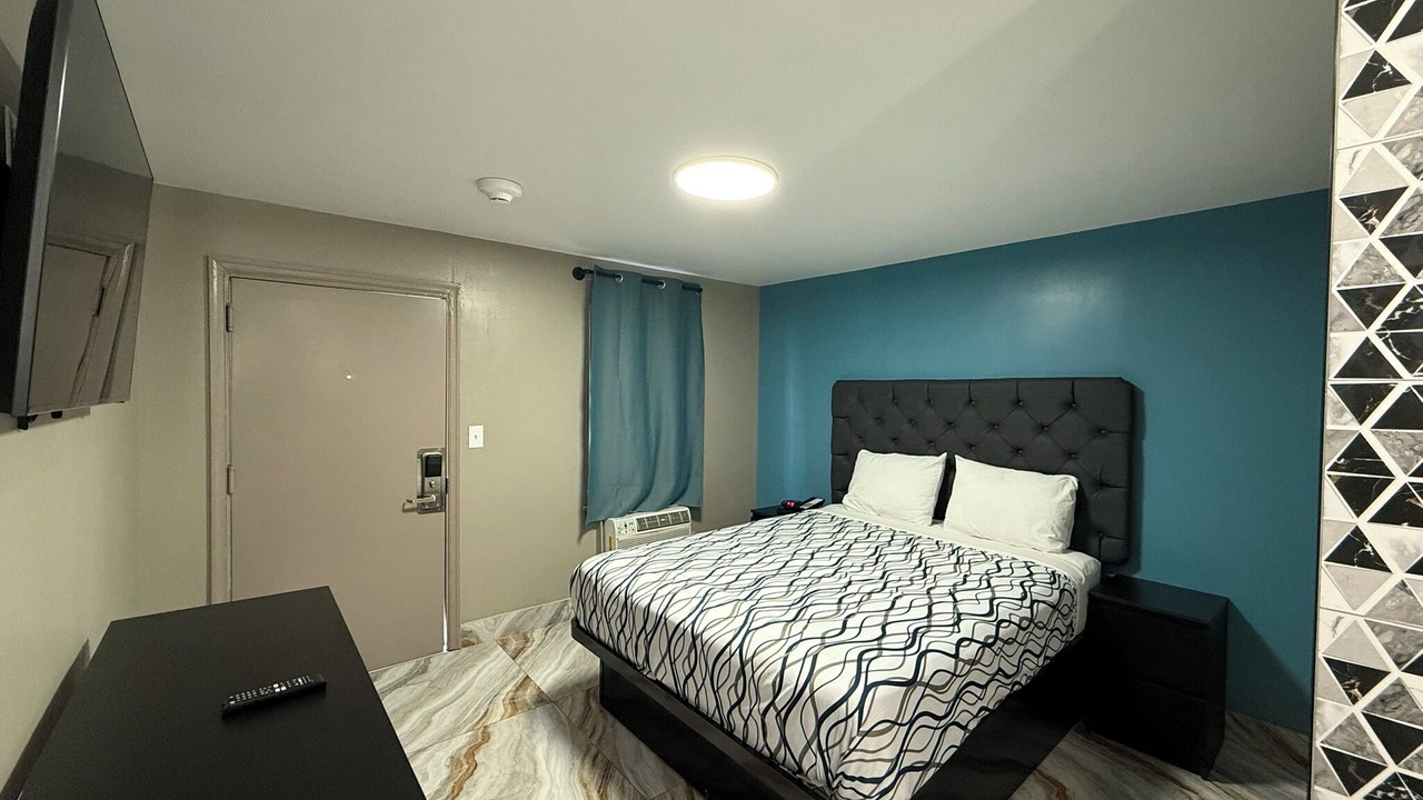 Photo of Bedroom in Edison