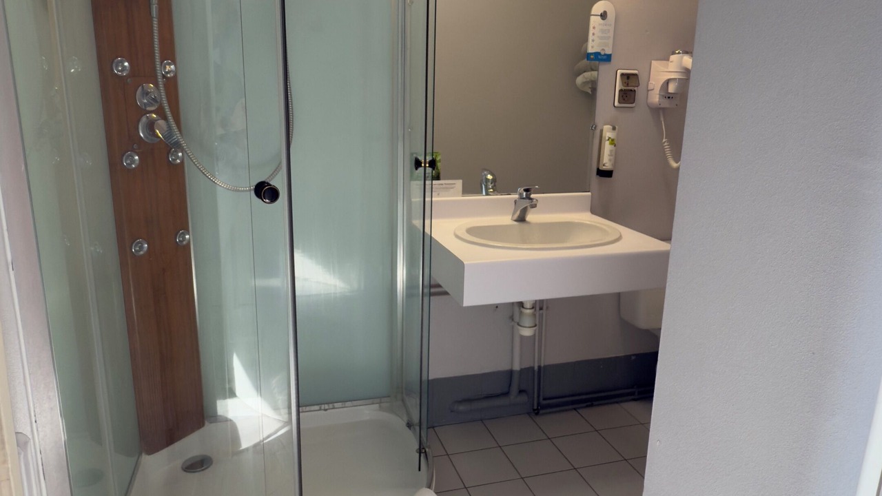 Photo of Bathroom in Tarnac