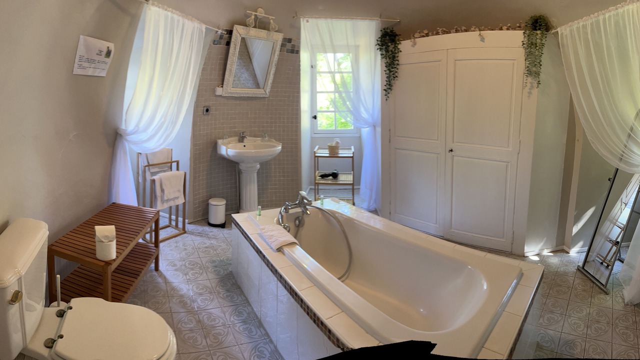 Photo of Bathroom in Saint-Andre-de-Majencoules