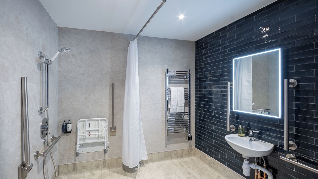 Photo of Bathroom in Leigh-on-Sea