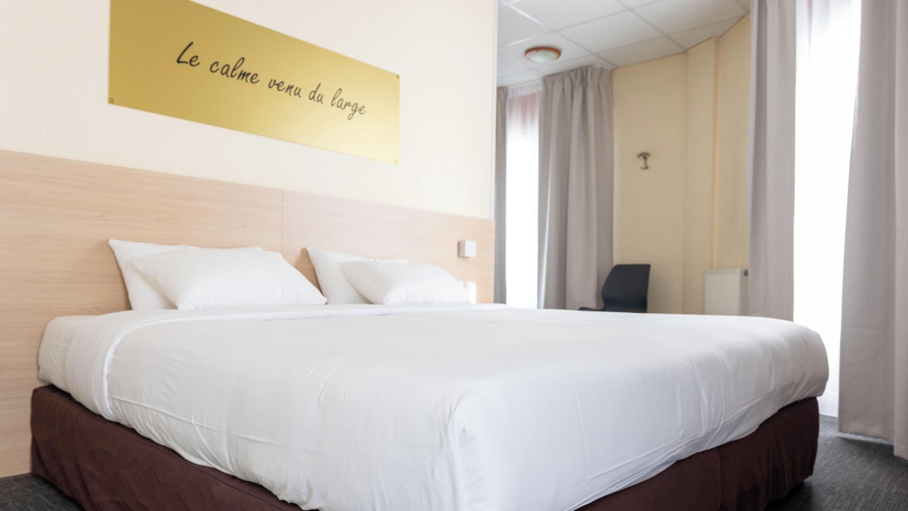 Photo of Bedroom in Lamballe