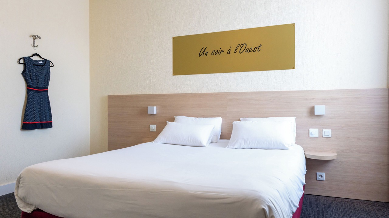 Photo of Bedroom in Lamballe