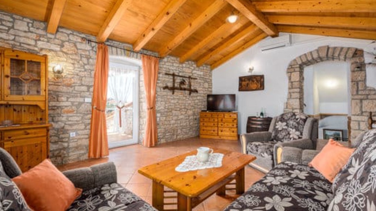 Photo of Bedroom in Gajana