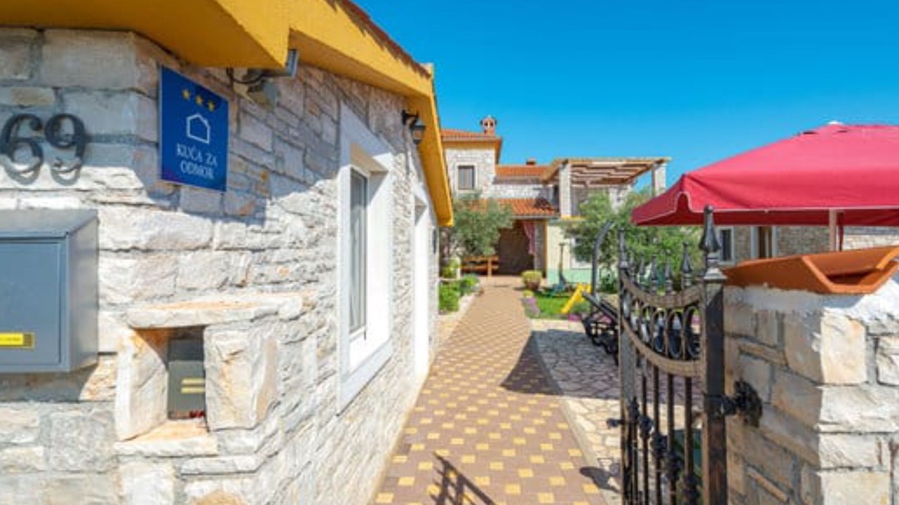 Photo of Outdoor in Gajana