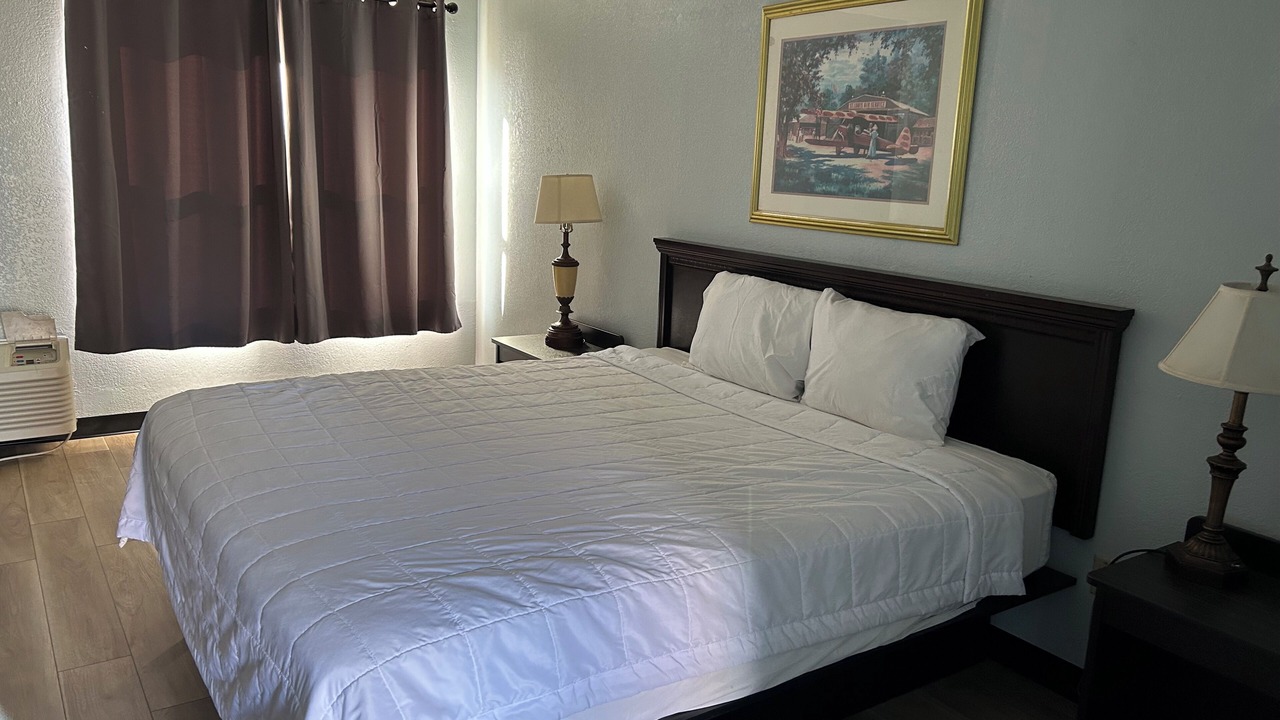 Photo of Bedroom in Lake St Louis