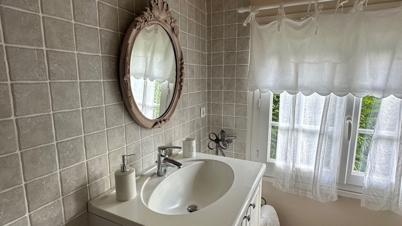 Photo of Bathroom in Suzay