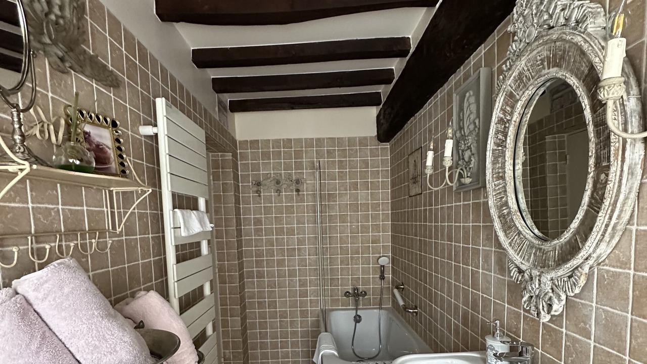 Photo of Bathroom in Suzay