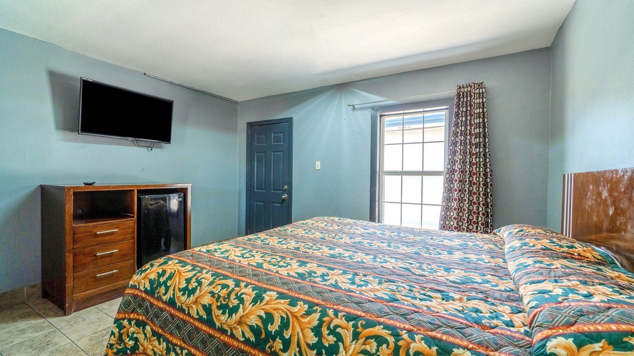 Photo of Bedroom in Woodlawn Lake