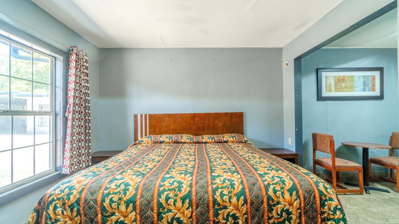 Photo of Bedroom in Woodlawn Lake