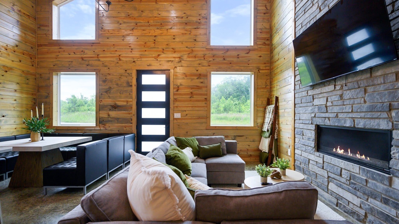 Photo of Livingroom in Broken Bow
