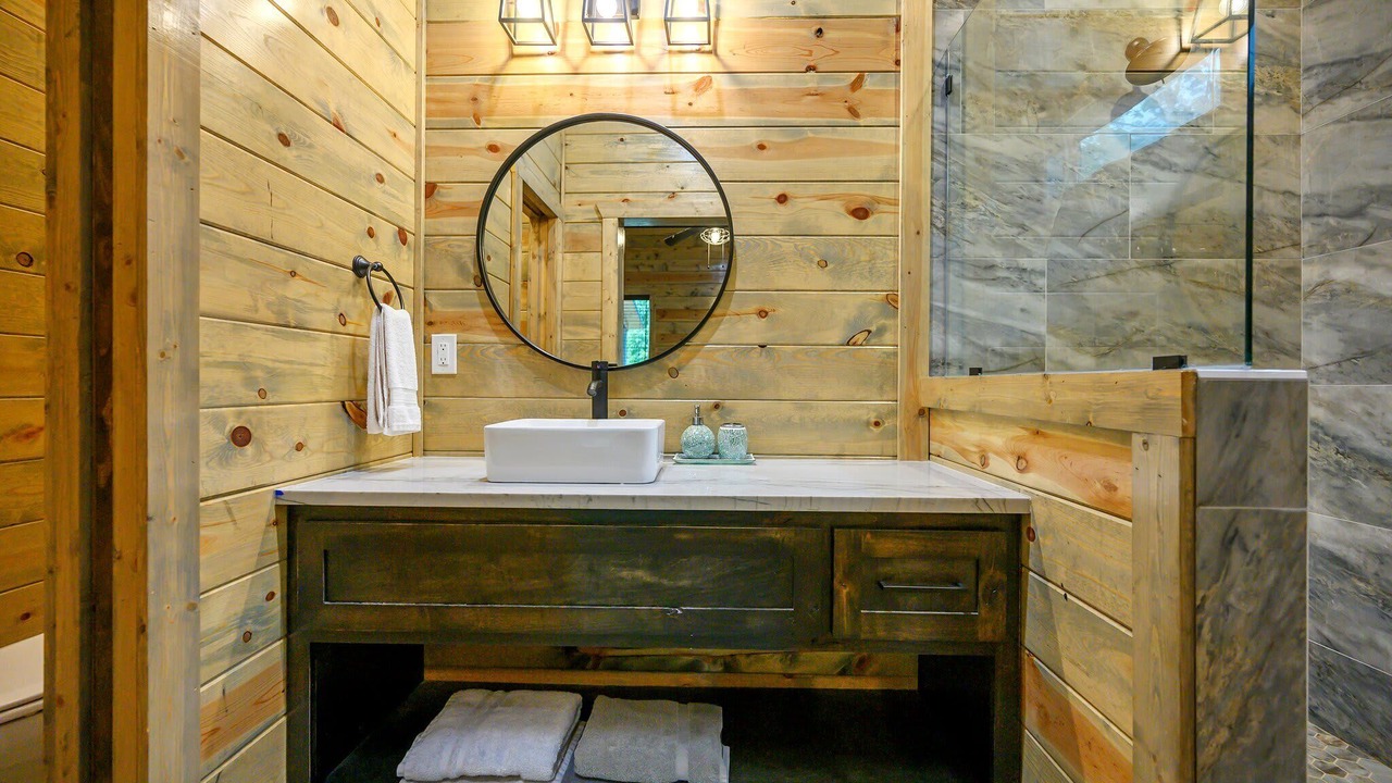 Photo of Bathroom in Broken Bow