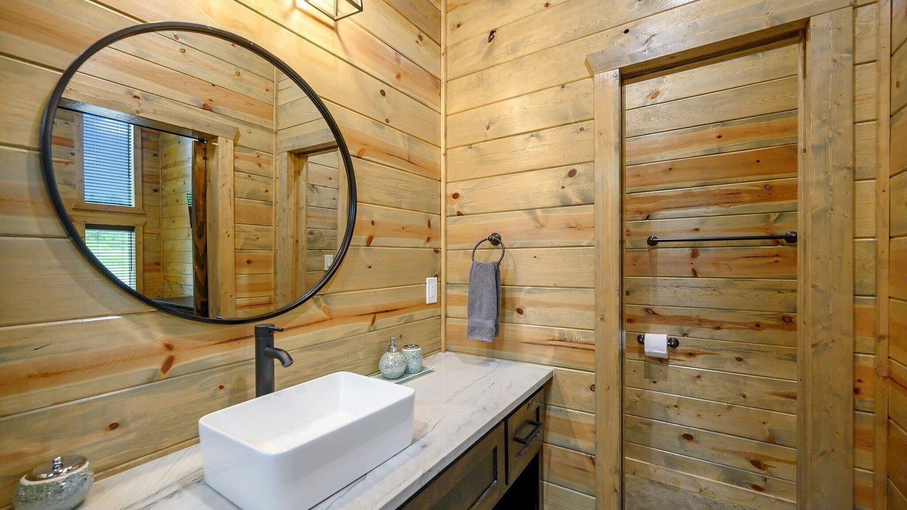 Photo of Bathroom in Broken Bow