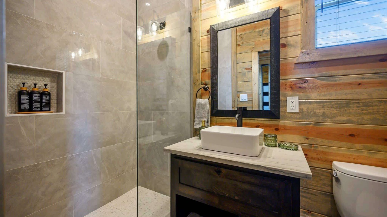 Photo of Bathroom in Broken Bow