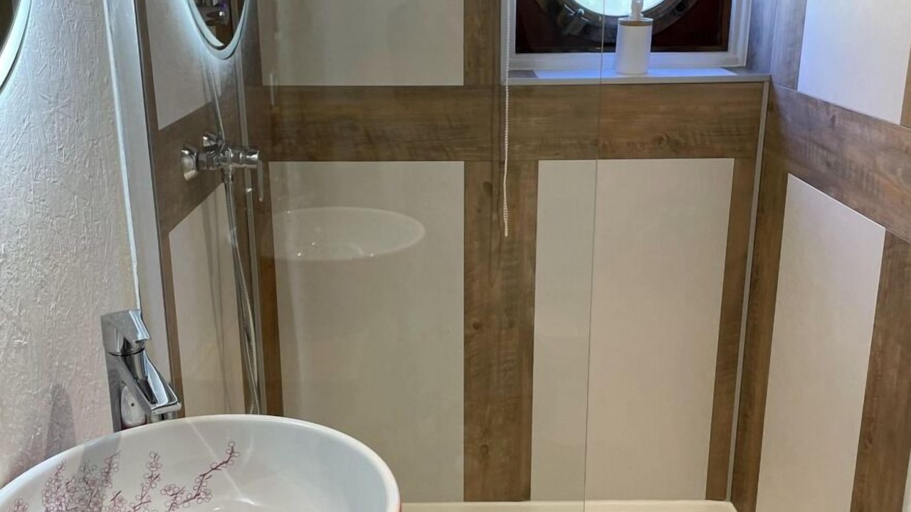 Photo of Bathroom in Arles