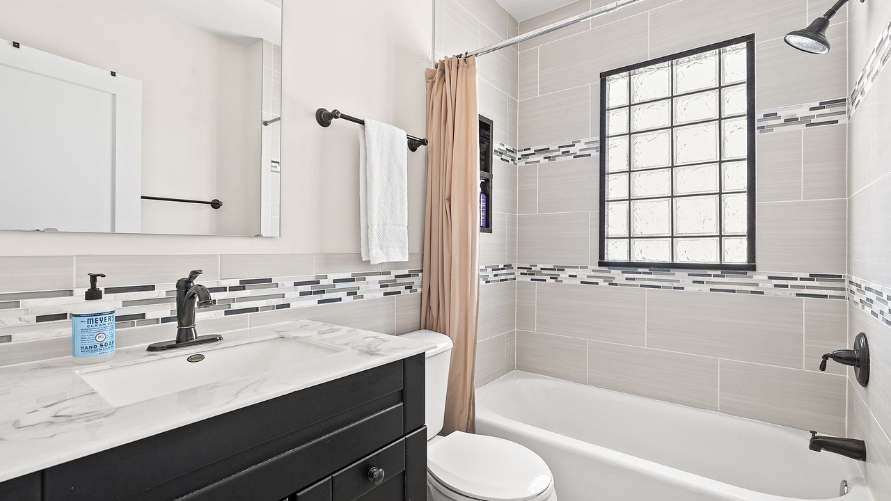 Photo of Bathroom in Meridian-Kessler