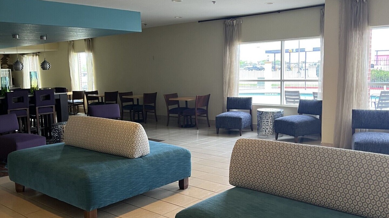 Photo of Others in Mathis