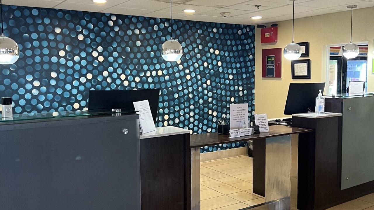 Photo of Others in Mathis