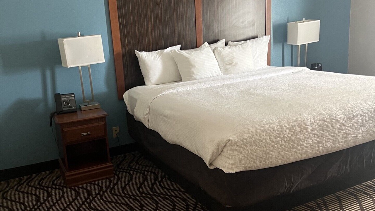 Photo of Others in Mathis