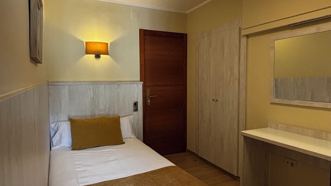 Photo of Bedroom in Llavorsi