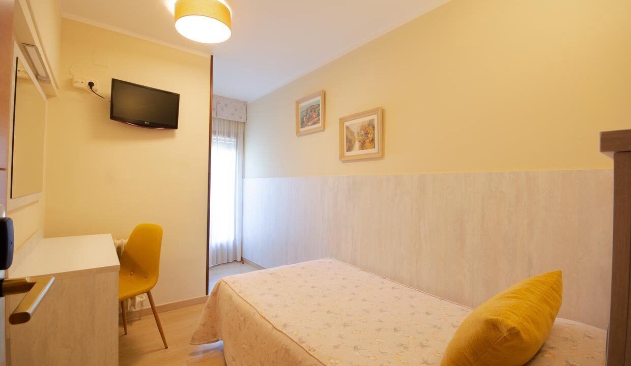 Photo of Bedroom in Llavorsi