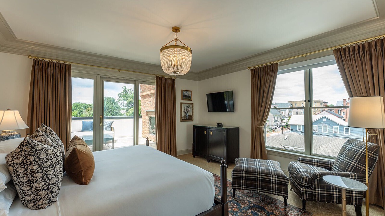 Photo of Bedroom in Leesburg's Old and Historic District